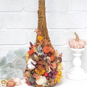 Робота Декоративна осіння композиція з гілочками лози