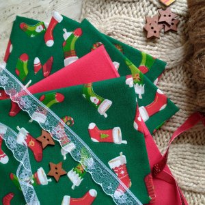 Робота Французька новорічна бавовна Чобіток на зеленому