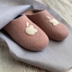 Робота Тапочки з вовни