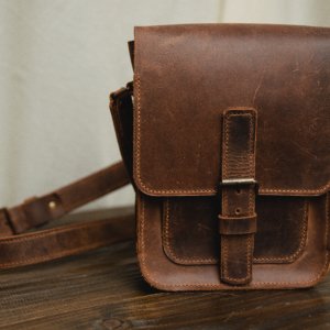 Работа Мужская сумка ручной работы. Натуральная кожа.