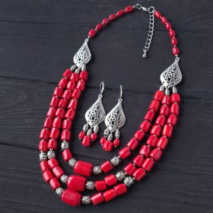 Робота Комплект з натуральних коралів намисто і сережки №450