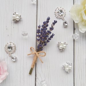 Работа Свадебные бутоньркы с сухоцветов лаванды для гостей арт. 0120