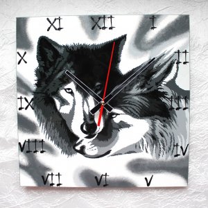 Работа Витражная настенные часы Волчья любовь