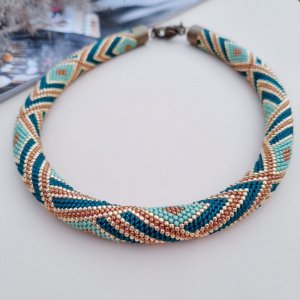 Робота Джгут ′San Marino′ з японського бісеру Toho