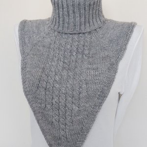 Робота Манишка "Ніколь" з подовженою спинкою