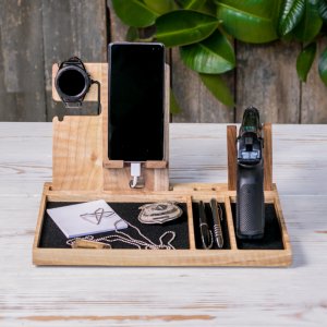 Работа  Органайзер для телефона и пистолета "Leon killer Galaxy"