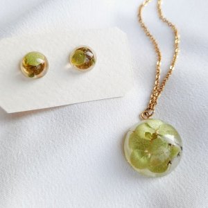 Робота Комплект  "Гортензії в краплині" сережки та кулон 