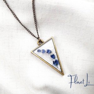 Робота Бронзовий кулон з блакитними квітами 