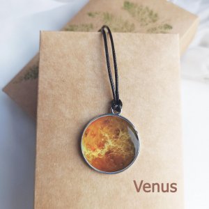 Работа Кулон планета Венера, женский круглый кулон