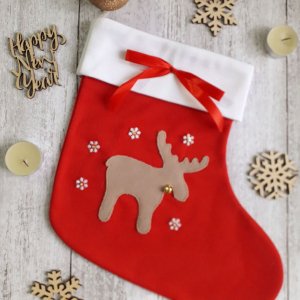 Работа Праздничная носок с оленем и колокольчиком
