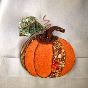 Работа брошь Гарбузик