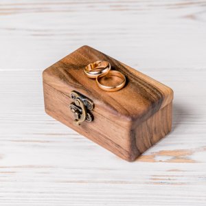 Робота Скринька для кілець з персональним гравіюванням