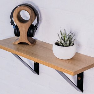 Робота Дерев'яна полиця з дуба з рівним краєм із кріпленнями