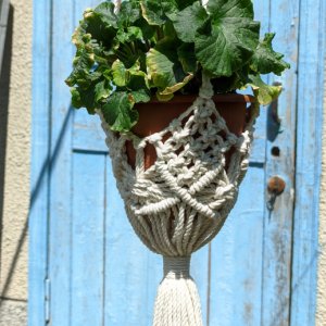 Работа Макраме кашпо
