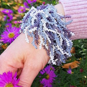 Работа Пушистый браслет из бисера