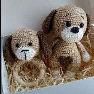 Работа Набор подарков для детей. Погремушка + игрушка собачка