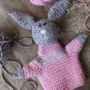 Работа Игрушка на руку кролик