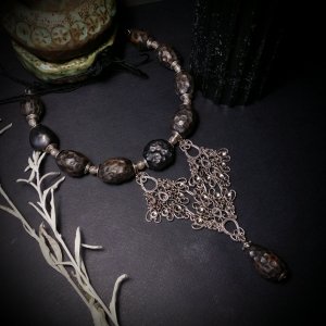 Работа Черное колье Семена тьмы с кулоном