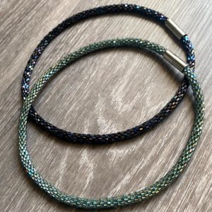 Работа Светло-зеленый жгут на шею из бисера