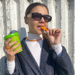 Работа Оранжевый жгут на шею из бисера