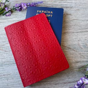 Работа Обложка на паспорт  краснаяя с тиснением Вышиванка сплошная 