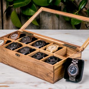 Робота Коробочка для 10-ти годинників зі скляною кришкою