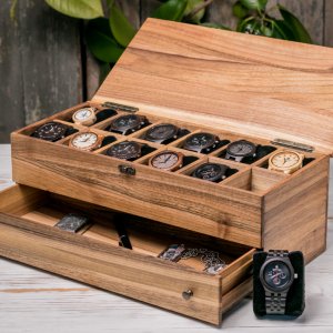 Работа Органайзер для 12-ти часов с шухлядой и деревянной крышкой