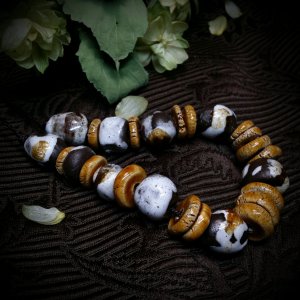 Работа Ожерелье Карамельная гусеница