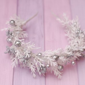 Робота Новорічний обруч обідок біло-сріблястий з гілочками