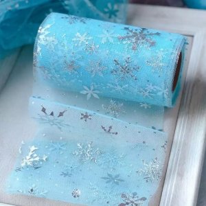 Работа Фатин гоолубой с серебряными снежинками