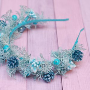 Работа Новогодний обруч ободок бирюзовый с шишками 