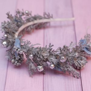 Робота Новорічний обруч обідок сіро-сріблястий з шишками