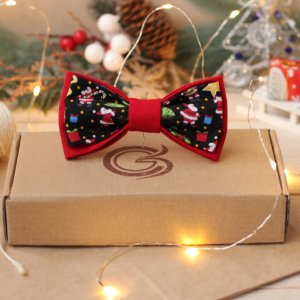 Работа Новогодняя бабочка "Маленький Санта на черном"