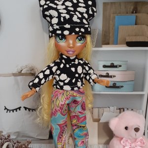 Робота Одяг для ляльок RAINBOW. Набір - кофта, лосини, шапка.