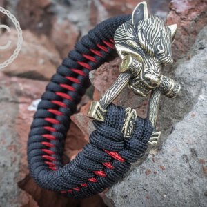 Работа Браслет из паракорда с Волком Фенрир, черный с красным