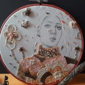 Робота Вишита картина дівчина квіти в наявності і на замовлення