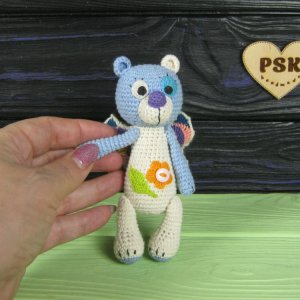 Работа Крылатый мишка вязанная крючком мягкая игрушка медведь PSK 1
