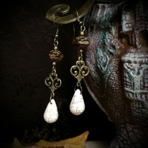 Робота Бронзові сережки з кокосом та говлітом