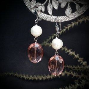 Работа Розовые овальные серьги с жемчугом