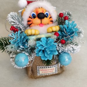 Робота Новорічна композиція із символом наступного року 1