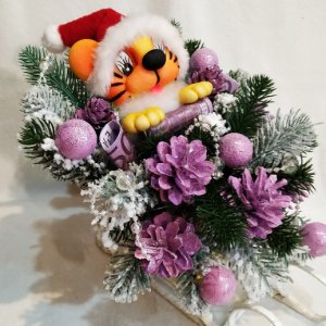 Робота Новорічна композиція, сани із символом наступного року