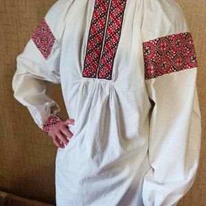 Робота Жіноча вишита сорочка