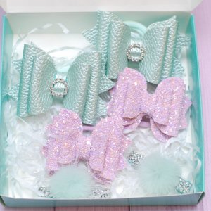 Робота Набір прикрас у м'ятному кольорі