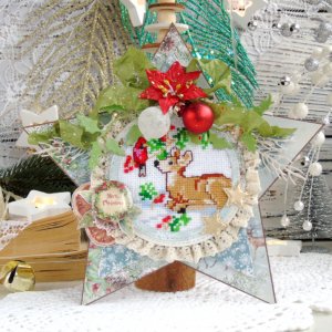 Робота Листівка у формі зірки з вишивкою