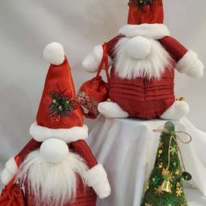 Робота Діди Морози - Гноми з мішками