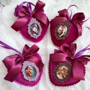 Работа Новогодние игрушки на елку сердце бархат