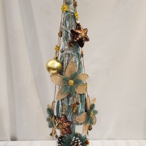 Работа Ёлка новогодняя с этническими элементами 