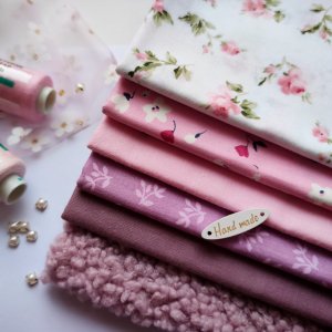 Робота Набір тканини для рукоділля в рожево-пудровому кольорі