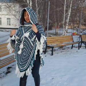 Работа Пончо вязаное