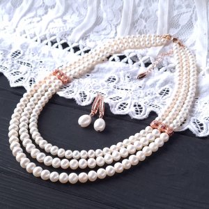 Робота Намисто та сережки з натуральних перлів з кристалами